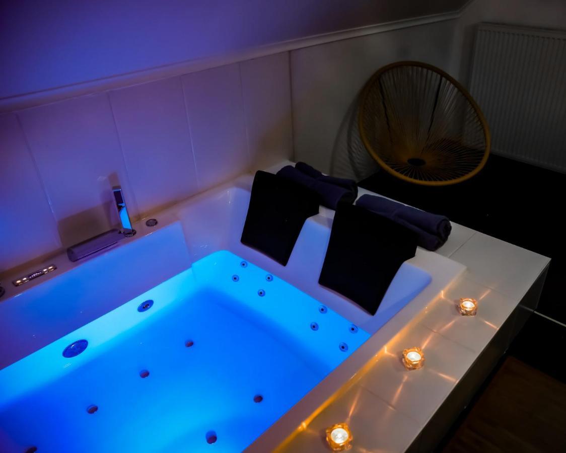 Отель Le Wellness Privatif Серенгети Экстерьер фото